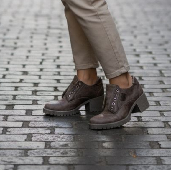 Vintage Granny style Chunky   ankle  Booties By B25 Bullboxer. Size 9 - Picture 1 of 14